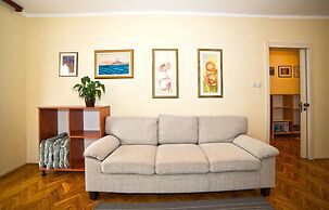 Apartments Paliaga