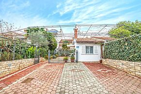 Apartments Paliaga