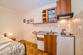 Apartments Paliaga