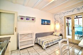Apartments Paliaga