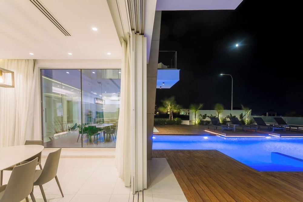 Cove Seaview Villas