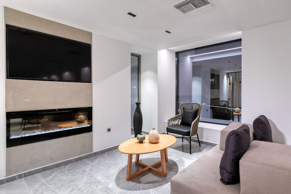Las Hotel & Spa
