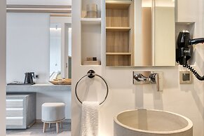 Las Hotel & Spa