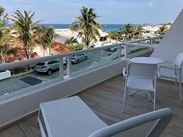 Brisas Apartments