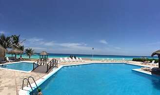 Brisas Apartments