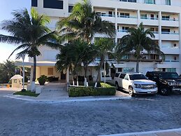 Brisas Apartments