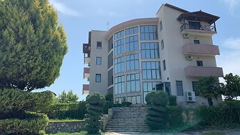 Lukas Hotel