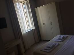 Lukas Hotel