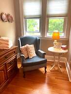 Cottage on Caledonia Bed & Breakfast