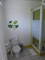 Au Petit Canal Fleuri