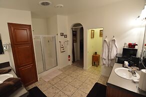 The Bear's Den B&B