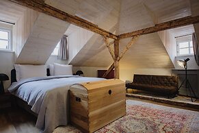 Monastery Garden Bistro & Rooms