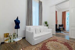 2 Mazi Suites