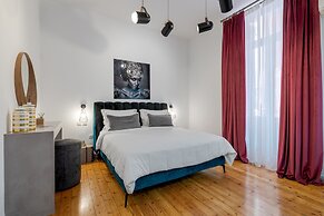 2 Mazi Suites