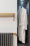2 Mazi Suites