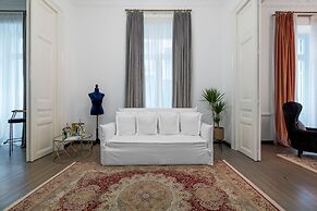 2 Mazi Suites