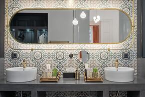 2 Mazi Suites