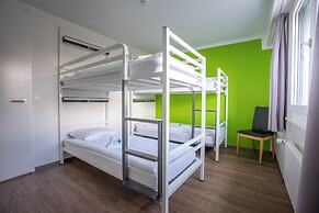 Nyon Hostel