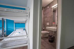 Nyon Hostel