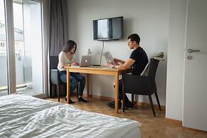 Nyon Hostel