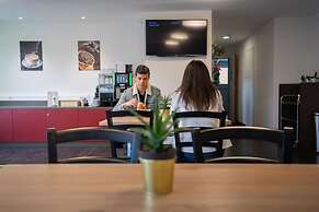 Nyon Hostel