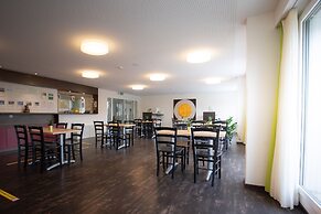 Nyon Hostel