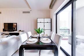 Fairmont North Luxury 2 BR Apt Palm