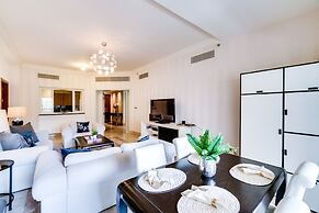 Fairmont North Luxury 2 BR Apt Palm