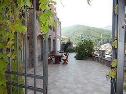 Contessa Apartments