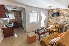 Contessa Apartments