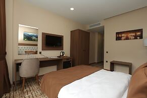 Grand Mela Hotel