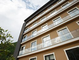 Grand Mela Hotel
