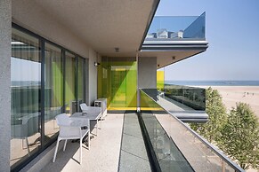 RIVA Mamaia Aparthotel