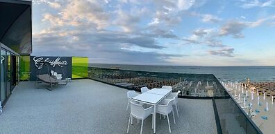 RIVA Mamaia Aparthotel