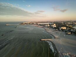 RIVA Mamaia Aparthotel