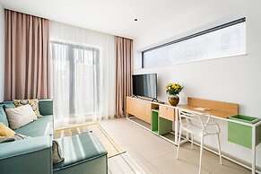 RIVA Mamaia Aparthotel