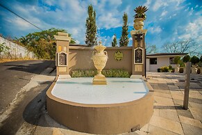 La Toscana Hills