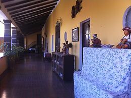 Hostal Tres Mascaras