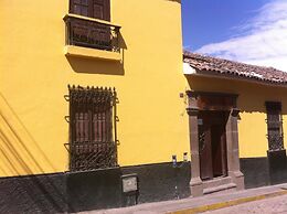 Hostal Tres Mascaras