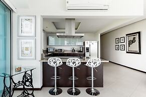 Beautiful Beachfront Apartments