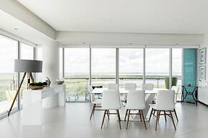 Beautiful Beachfront Apartments