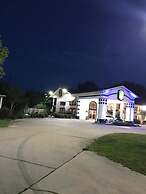 Cypress Inn