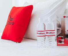 RedDoorz Plus Near SM Lanang Davao