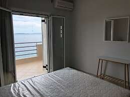 Glyfa Beach Villas