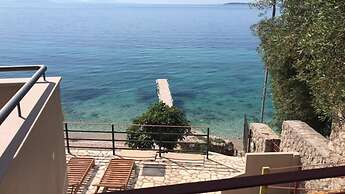 Glyfa Beach Villas