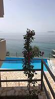 Glyfa Beach Villas