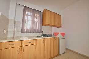 Ira Apartments