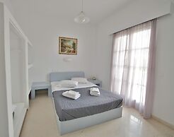 Ira Apartments