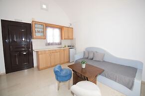 Ira Apartments