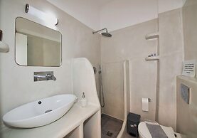 Ira Apartments